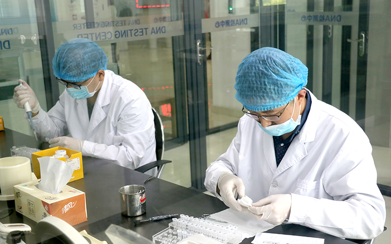 阜阳怎么鉴别胎儿的父亲是谁,阜阳孕期亲子鉴定收费多少